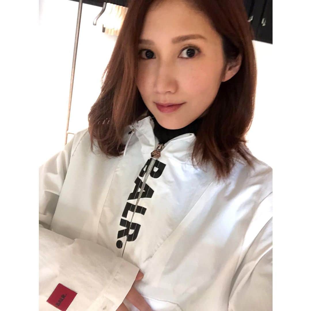 春輝のインスタグラム：「BALR.の展示会へ🏃‍♂️ . . これ暖かくなったら黒のタイトスカートとスニーカー合わせたい🤓  #balr #春輝#Haruki」
