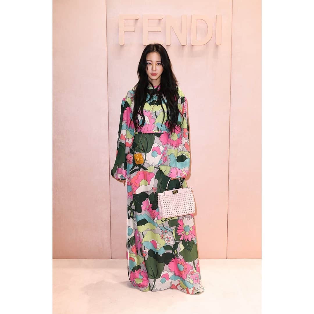 Fendiさんのインスタグラム写真 - (FendiInstagram)「Ye Seul Han at the Fendi Women’s Fall/Winter 2020 Fashion Show.  #FendiFW20 #FendiFriends」2月22日 21時28分 - fendi