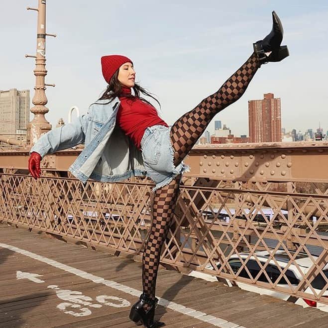 CALZEDONIAさんのインスタグラム写真 - (CALZEDONIAInstagram)「Express yourself, show off your attitude, choose your Style✨ [MODC1627] #Calzedonia #CreateYourOwnStage #ItalianLegwear #Tights」2月22日 21時31分 - calzedonia