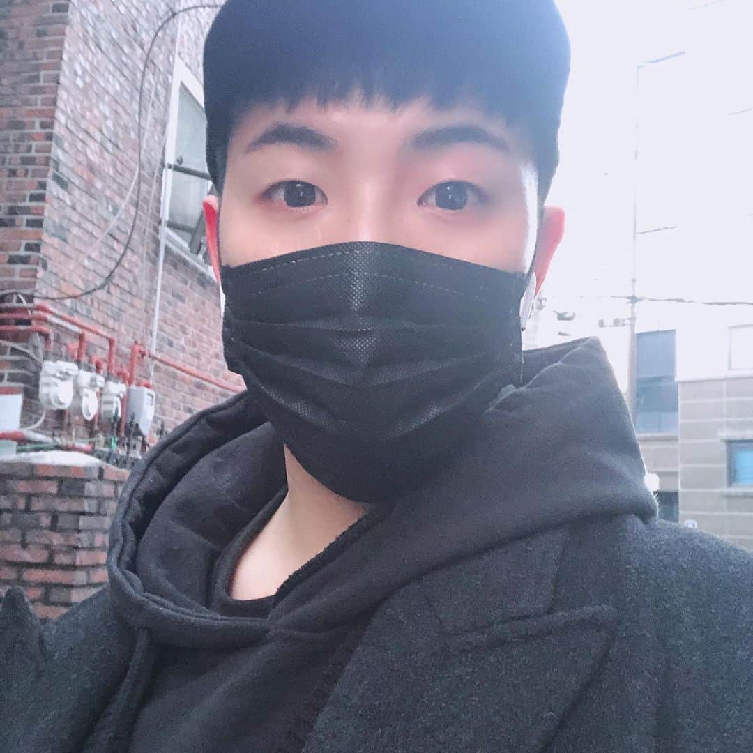 ヒョクジン さんのインスタグラム写真 - (ヒョクジン Instagram)「마스크마스크~~」2月22日 21時46分 - 100per_hj