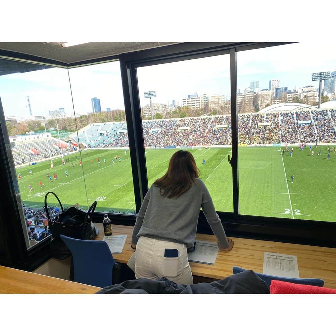 渋野日向子さんのインスタグラム写真 - (渋野日向子Instagram)「初ラグビー観戦🏉 サントリーサンゴリアス勝利！！😁 迫力あって全力でぶつかって全力で走って、本当にチームっていいなぁって思いました 大声出して応援するの久しぶりで楽しかった〜🙂 ありがとうございました😁😁 #サントリーサンゴリアス  #トップリーグ #ラグビー🏉 #サントリー #チームサントリーで盛り上げます✊🏾」2月22日 21時46分 - pinacoooon