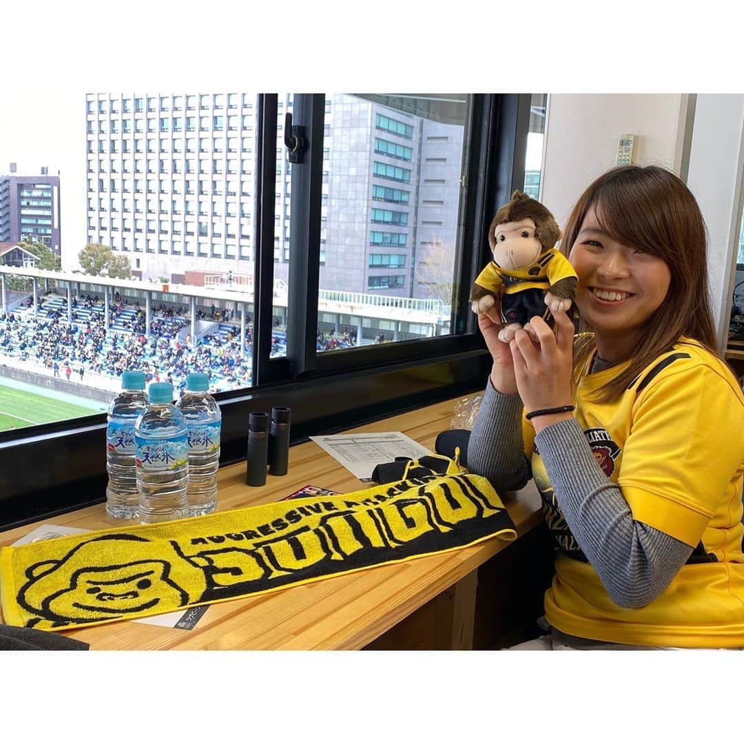 渋野日向子さんのインスタグラム写真 - (渋野日向子Instagram)「初ラグビー観戦🏉 サントリーサンゴリアス勝利！！😁 迫力あって全力でぶつかって全力で走って、本当にチームっていいなぁって思いました 大声出して応援するの久しぶりで楽しかった〜🙂 ありがとうございました😁😁 #サントリーサンゴリアス  #トップリーグ #ラグビー🏉 #サントリー #チームサントリーで盛り上げます✊🏾」2月22日 21時46分 - pinacoooon