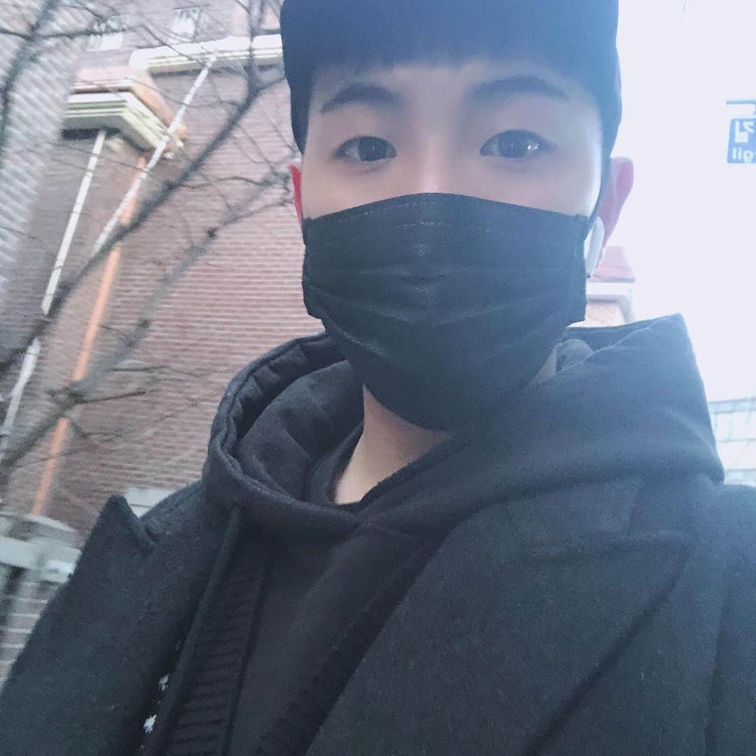 ヒョクジン のインスタグラム：「마스크마스크~~」