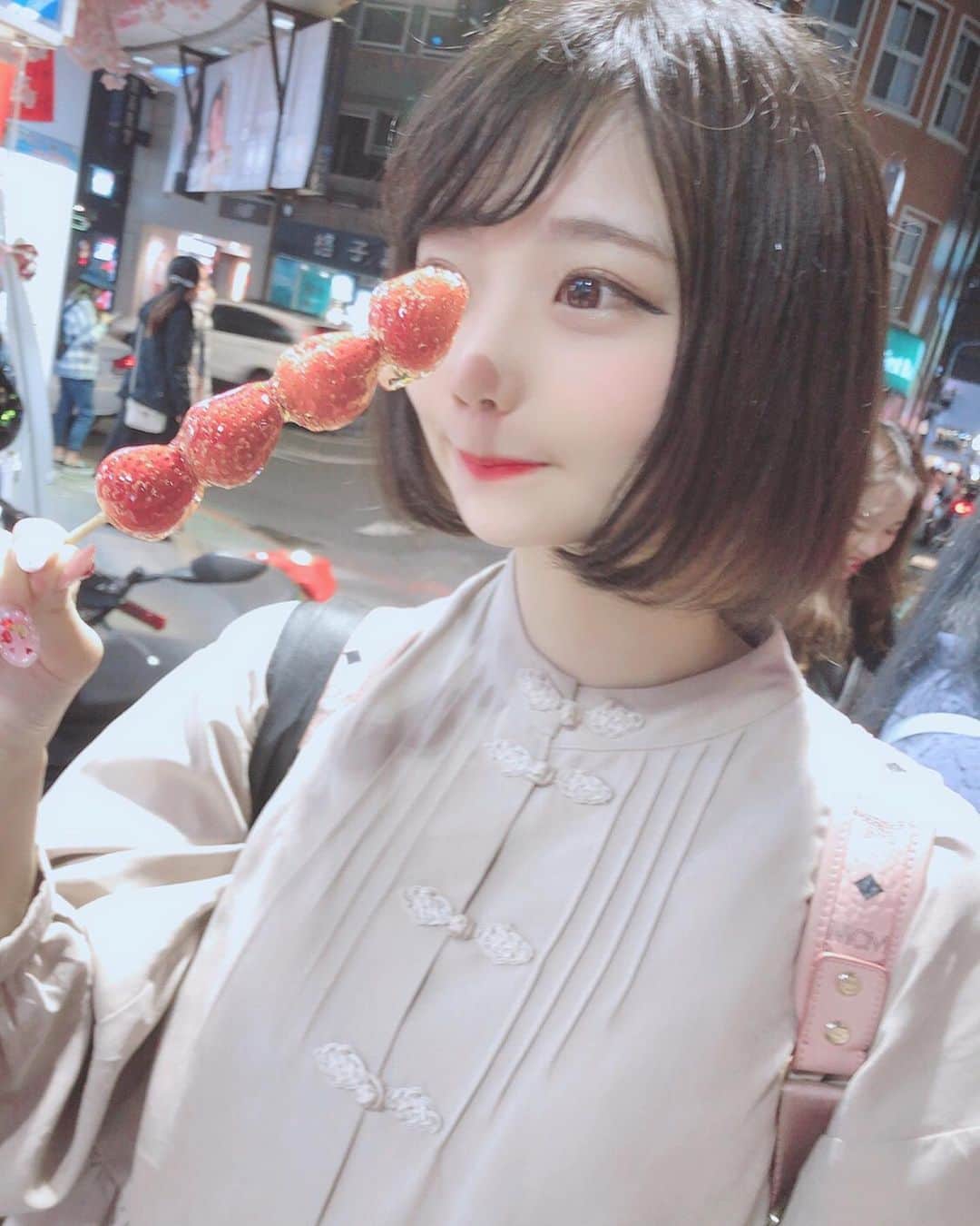 小山ひなさんのインスタグラム写真 小山ひなinstagram 台湾でもいちごたべてる 2月22日 21時46分 Hina Kmyd