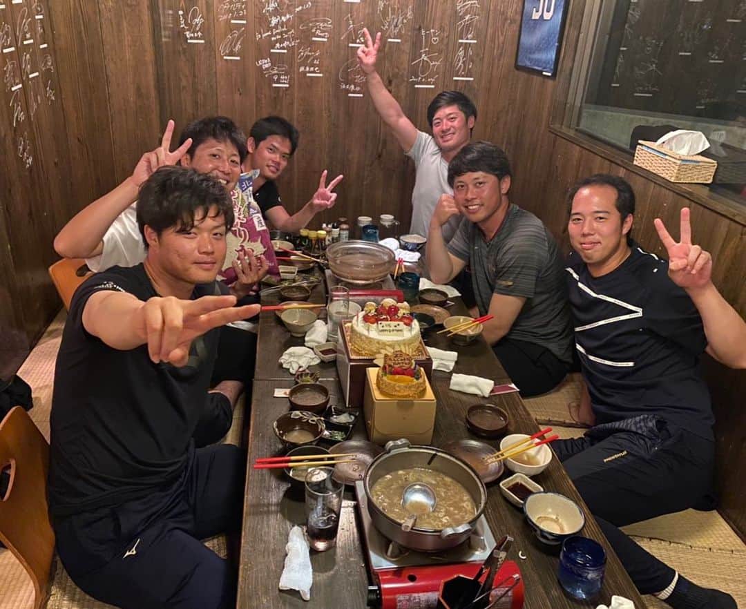 高山俊のインスタグラム：「同級生会する日が今日しかなくてしました！ みんなで頑張ります！」