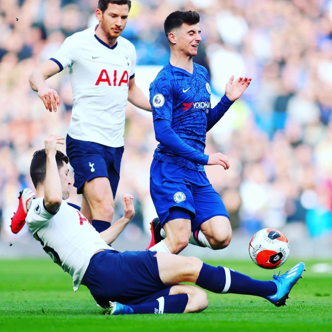 トッテナム・ホットスパーFCさんのインスタグラム写真 - (トッテナム・ホットスパーFCInstagram)「Work to do in the second half at Stamford Bridge as we find ourselves 1-0 down at half-time. #COYS #THFC」2月22日 22時18分 - spursofficial