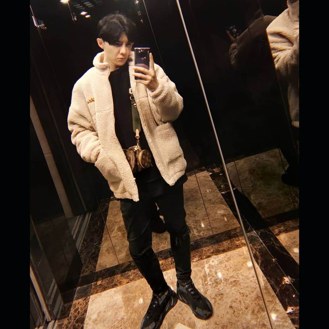 ダンソン・タンのインスタグラム：「長💇‍♂💇‍♂💇‍♂ @hotheart.studio #DT #HOTHEART #SEVENDAYS #唐禹哲」