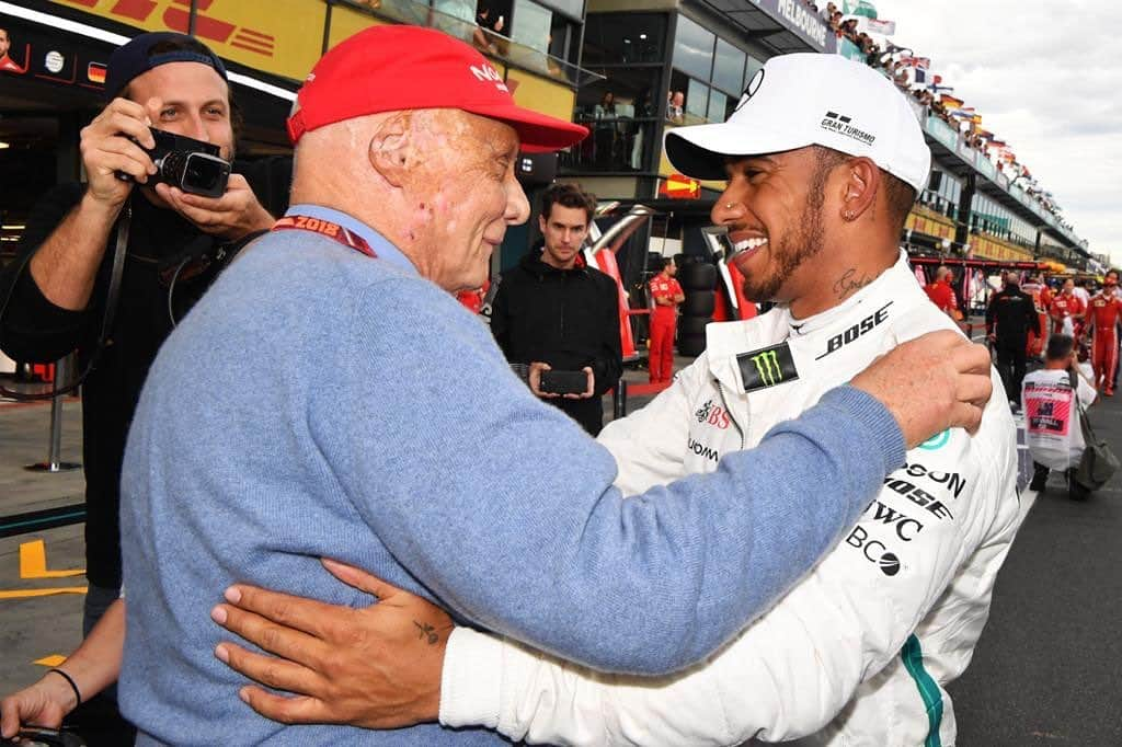 ルイス・ハミルトンさんのインスタグラム写真 - (ルイス・ハミルトンInstagram)「Today we celebrate Niki’s 71st birthday.  It would have been so nice to have him there at testing earlier this week. He would always say “Give it a**holes” before a race. I hope we can continue to make him proud 🙏🏾 Happy Birthday Niki ❤️」2月22日 22時28分 - lewishamilton