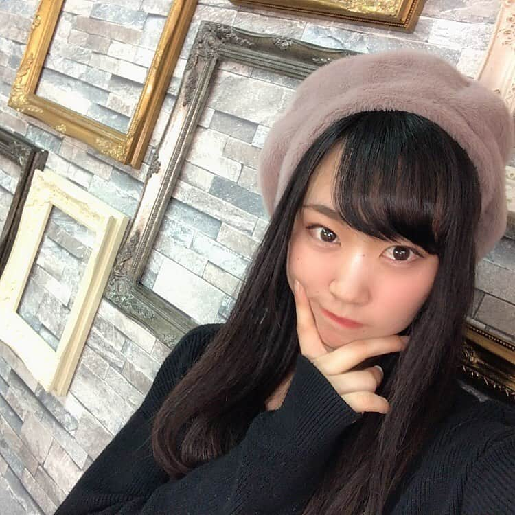 暁成実のインスタグラム：「2020.2.22.SAT. ・ ・ ・ 実はベレー帽とか帽子とかかぶるのすき ・ #仮面女子候補生west #アイドル #暁成実 #撮影会 #ベレー帽 #仮面女子シアター #大阪 #followｍe」