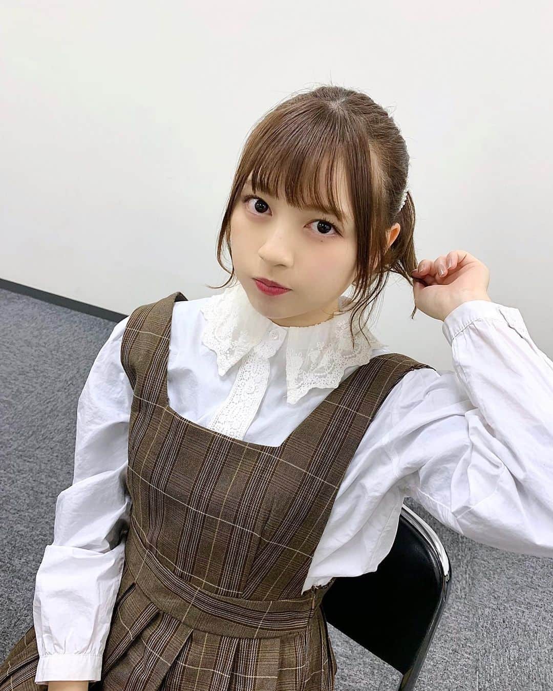 廣川奈々聖のインスタグラム：「． ﻿ ﻿ たまには落ち着いたブラウン系のコーデ🐶﻿ ﻿ きょうは髪の毛が上手く巻けたからハッピーだった﻿ 明日は髪型なににしようかなぁ〜☺︎ ﻿ ﻿ ﻿ ﻿ ﻿ ﻿ ﻿#ななせのふく#今日の服#ヘアアレンジ ﻿」