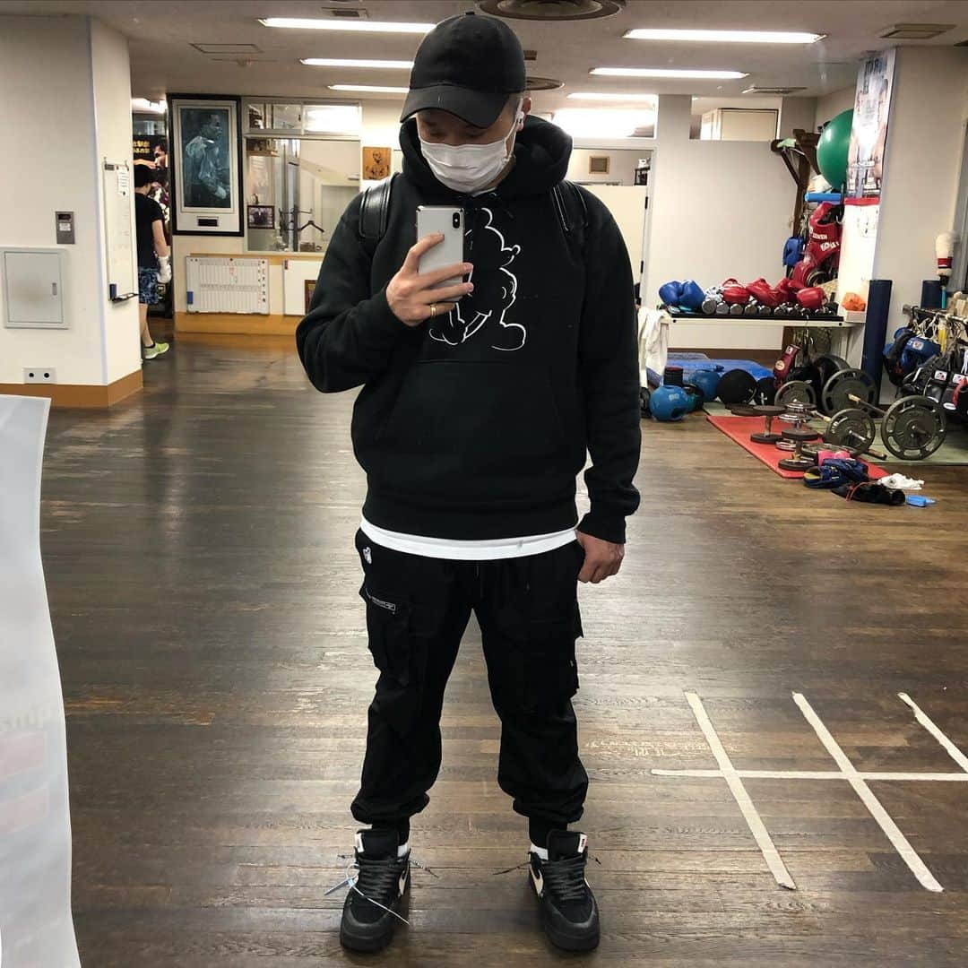 のインスタグラム：「そして、ヘビロテなパーカー&パンツ @nexusvii.official  @fxxkingrabbits . #nexusvii」