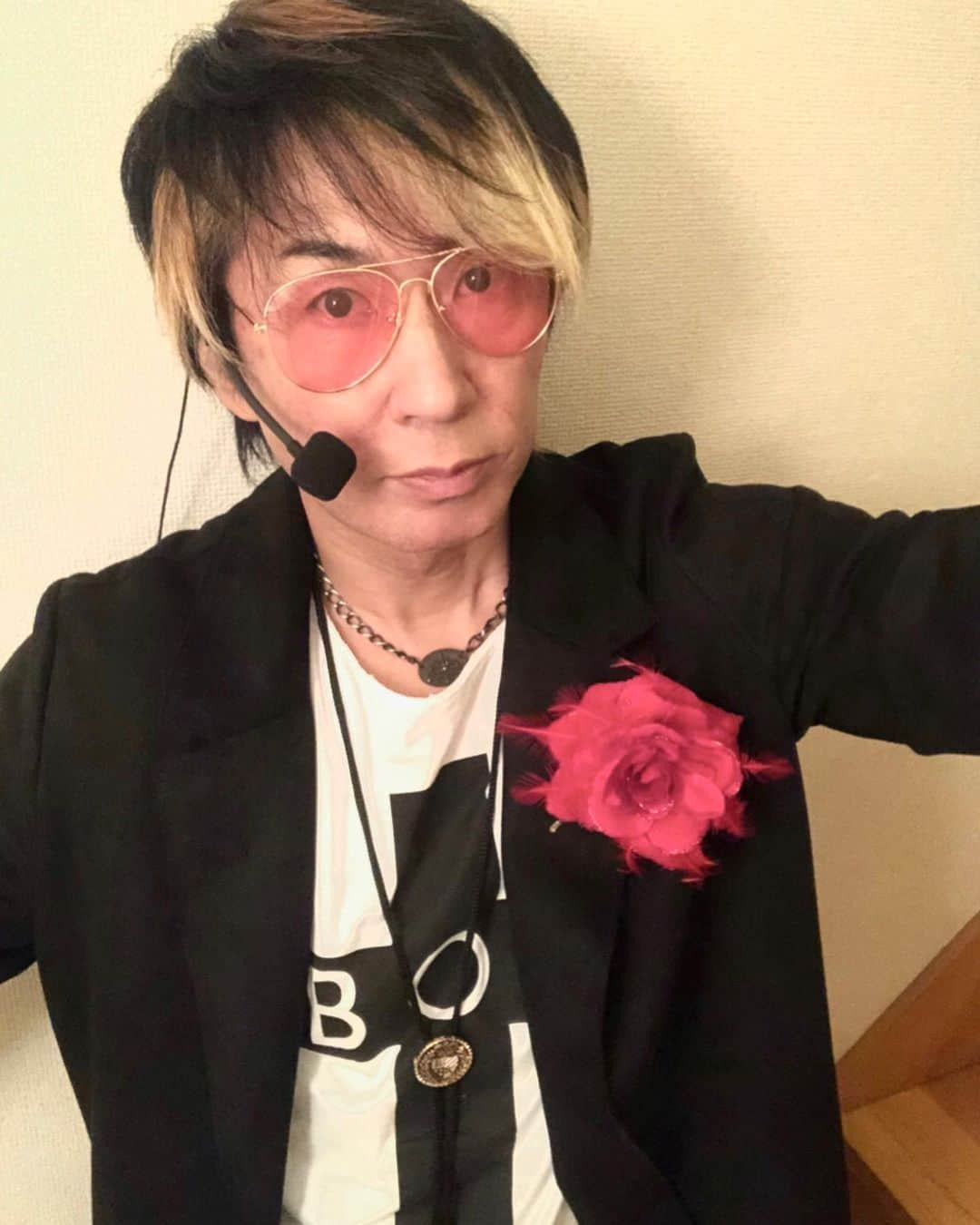 遠藤一馬さんのインスタグラム写真 - (遠藤一馬Instagram)「Birthday ソロ LIVE 終わりました。 本当に来てくれた人達に感謝👏🏻 ゲスト出演してくれた栄喜とNatchinもありがとうね😘 ライブハウスの方々、いつもの手伝ってくれてるスタッフ！最高の働きをありがとう。感謝です。 4日後に良いbirthdayを迎えられそうです。  またいつの日か、お楽しみに🤚🏻」2月22日 23時03分 - kazumaendo