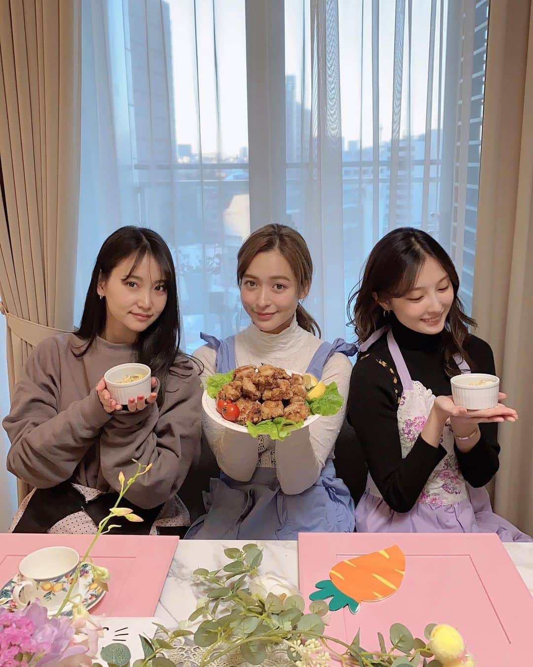 大石絵理のインスタグラム：「今回の木夏先生の料理レッスンでは、お肉ふわふわの鶏から揚げ、クラムチャウダー、ポテトサラダをつくりました🥰 ひと手間くわえる事でとってもおいしくなりました♪ 今回も楽しかったぁ💕」
