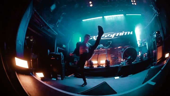 Kenta Koieのインスタグラム：「VIENNA WAS FREAKING AWESOME LAST NIGHT!  TONIGHT SOLD OUT SHOW IN BUDAPEST🎉 Filmed by @murrydeaves」