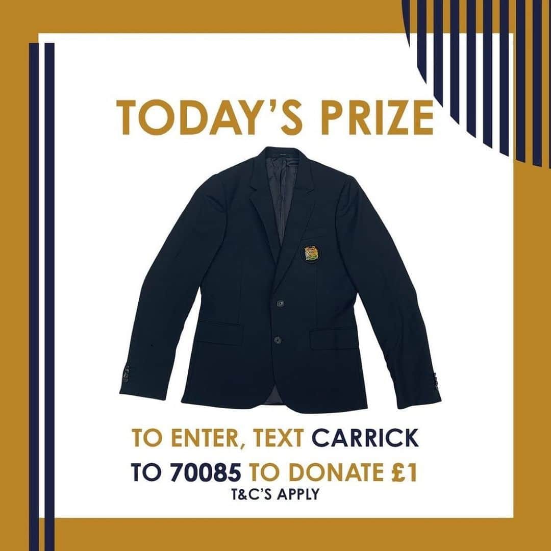 マイケル・キャリックのインスタグラム：「You can have a chance to win my signed @manchesterunited  Club Blazer for a donation of £1. Any donation is much appreciated. Thank you 👍🏼 Repost from @michaelcarrickfoundation • It's Day 6⃣ of #carrickssuper16 and you can be in with the chance of winning Michael's very own Manchester United Club Suit Jacket. 🌟 🤳Text 'CARRICK' to 70085 to donate £1 and to be entered into today's prize draw or you can donate and enter via the Instagram or Facebook donation button! 👏  Every donation goes directly into creating safe spaces and empowering opportunities for youngsters living in disadvantaged areas in Greater Manchester and Tyne and Wear. ❤️️」