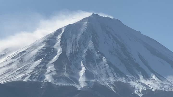 phantastic420のインスタグラム：「. 🤩🤩“Shizuoka” prefecture in Japan is a place where you can see the most “phantastic” Mt. Fuji🗻 in the world.🤩 #富士山 #mtfuji #japan #shizuoka #fujinomiya  #phantastic420photography #mostphantasticmtfuji #selamatpagi  #goodmorning  #おはようございます 😇😇😇😇😇😇😇🗻😇😇😇😇」