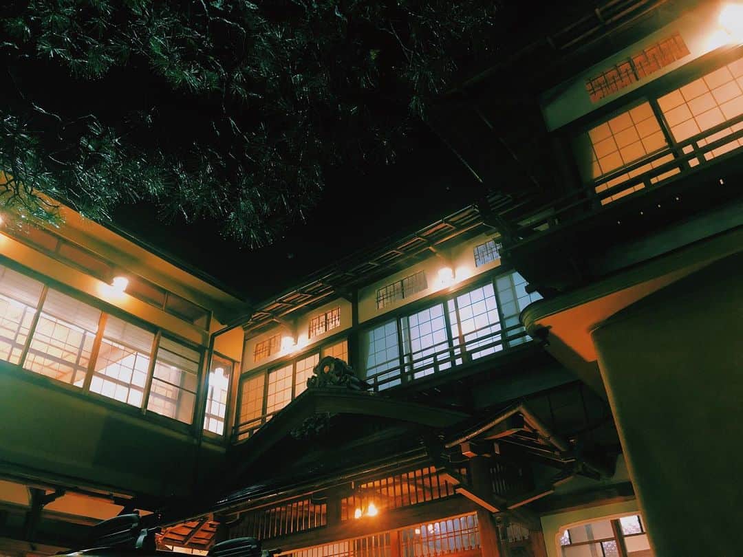 ぽこのインスタグラム：「ポジぱち温泉回♨️ ♨️ #湯河原 #温泉 #ポジぱち」