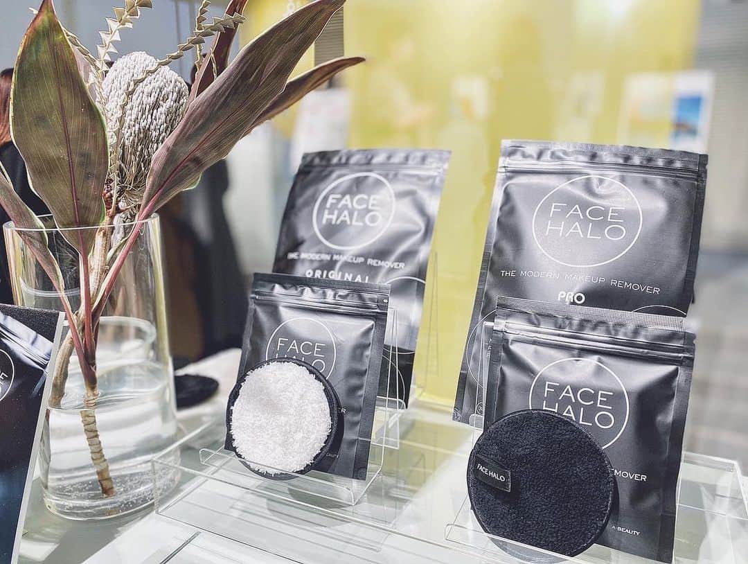 布川桃花さんのインスタグラム写真 - (布川桃花Instagram)「少し前だけど﻿ @cosmekitchen の展示会🌿﻿ ﻿ 気になった新商品載せたよ❤︎﻿ パッケージがかわいいUVハンドクリーム﻿ Sunfoodスーパーグリーンズのサプリは買おうかなあ☝🏻﻿ ﻿ #cosmekitchen」2月23日 9時42分 - momoka_fukawa