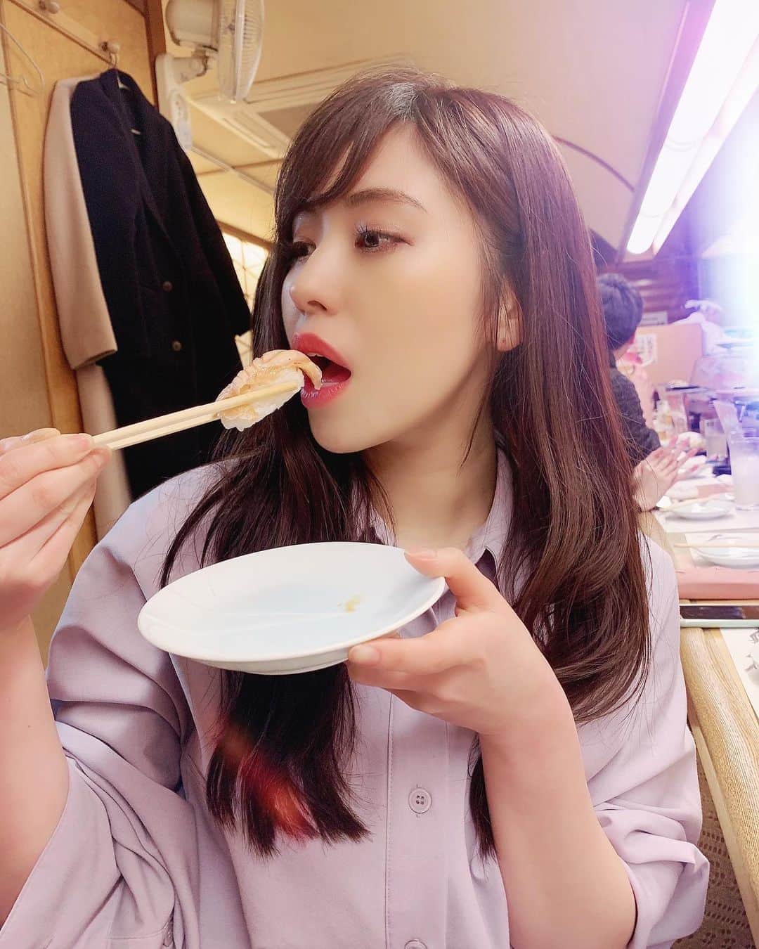 宮下舞花さんのインスタグラム写真 - (宮下舞花Instagram)「ずっと行きたかった大阪のお寿司やさん『じねん』🍣有名なうなぎバターはもちろん、変り種も沢山あってとっても美味しかった大満足🥰」2月23日 1時04分 - maikamaimaika