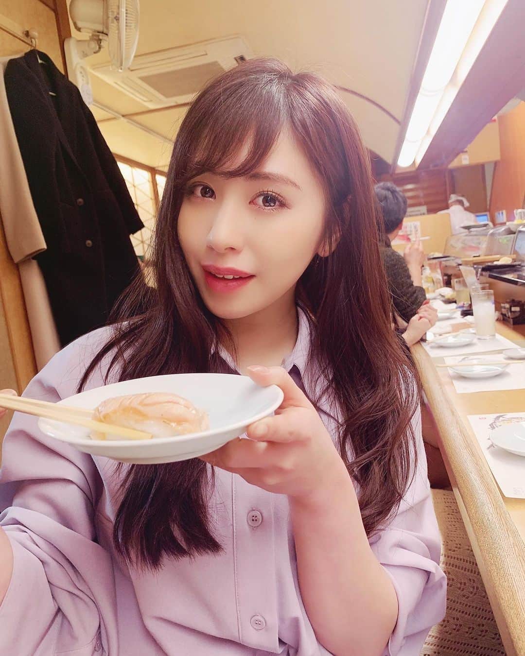 宮下舞花さんのインスタグラム写真 - (宮下舞花Instagram)「ずっと行きたかった大阪のお寿司やさん『じねん』🍣有名なうなぎバターはもちろん、変り種も沢山あってとっても美味しかった大満足🥰」2月23日 1時04分 - maikamaimaika