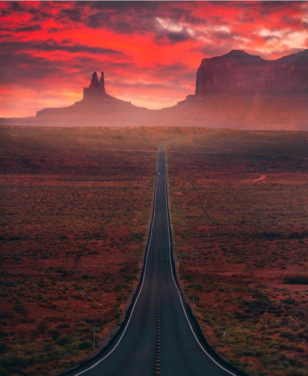 Wonderful Placesさんのインスタグラム写真 - (Wonderful PlacesInstagram)「Amazon sunset in Monument Valley ✨❤️❤️❤️✨ . Picture by ✨✨@neohumanity✨✨ #wonderful_places for a feature ❤️」2月23日 0時58分 - wonderful_places