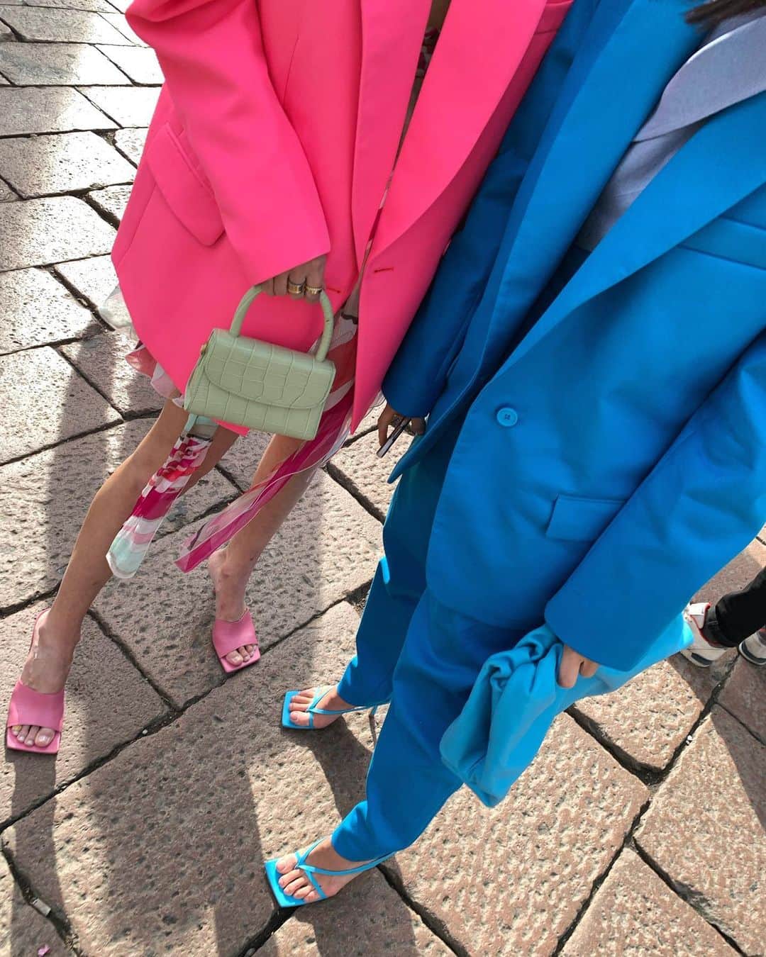レオニー・ハンネさんのインスタグラム写真 - (レオニー・ハンネInstagram)「When pink met blue before Pucci.💕💙 Anzeige/Tags #mfw #pucci #vetements」2月23日 1時22分 - leoniehanne