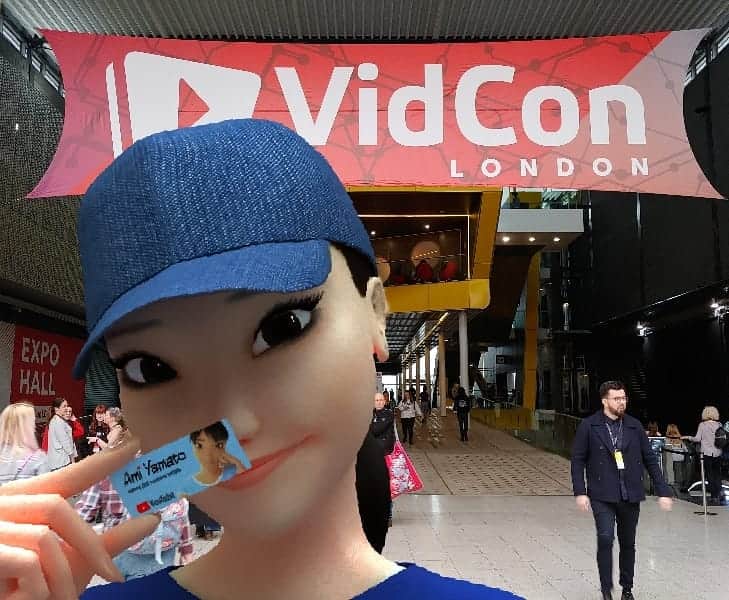 Ami Yamato（ヤマトアミ）さんのインスタグラム写真 - (Ami Yamato（ヤマトアミ）Instagram)「I'm at #VidconLDN Come say hi if you see me. Or look out for my minicards dotted around. Tweet/gram a pic if you find one!」2月23日 1時19分 - amiyamato