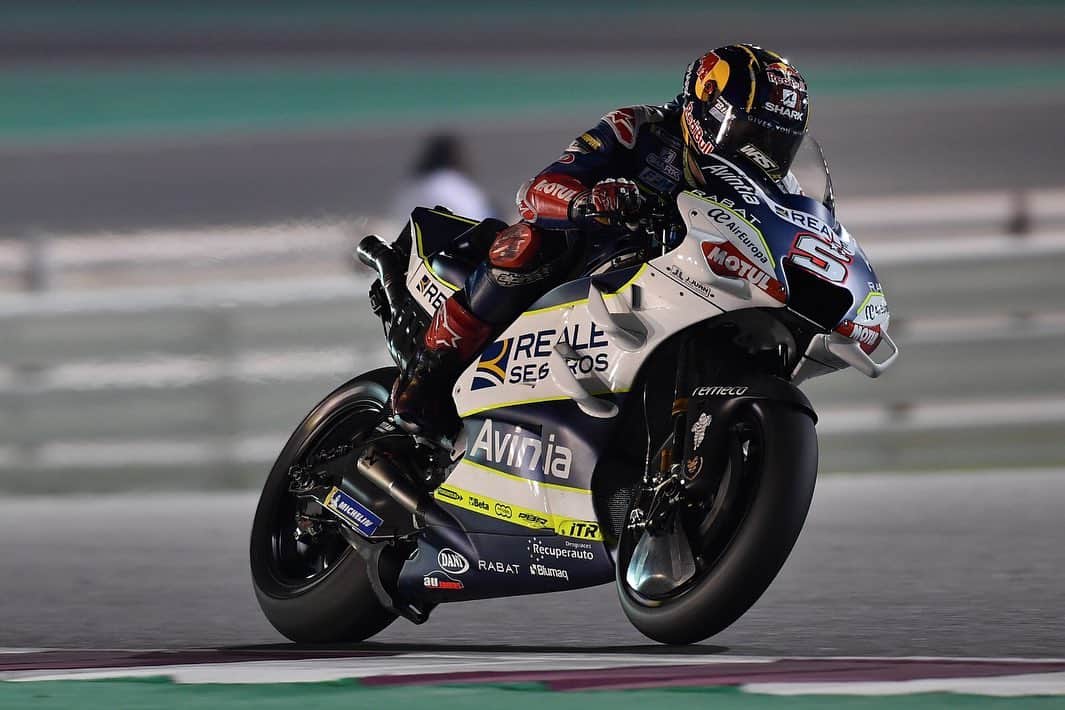 MotoGPさんのインスタグラム写真 - (MotoGPInstagram)「Day 1 complete for the #QatarTest! ✅ Who was your stand out rider from Day 1? 🤔 #SwipeLeft ⬅️ #MotoGP #Motorcycle #Racing #Motorsport」2月23日 2時06分 - motogp