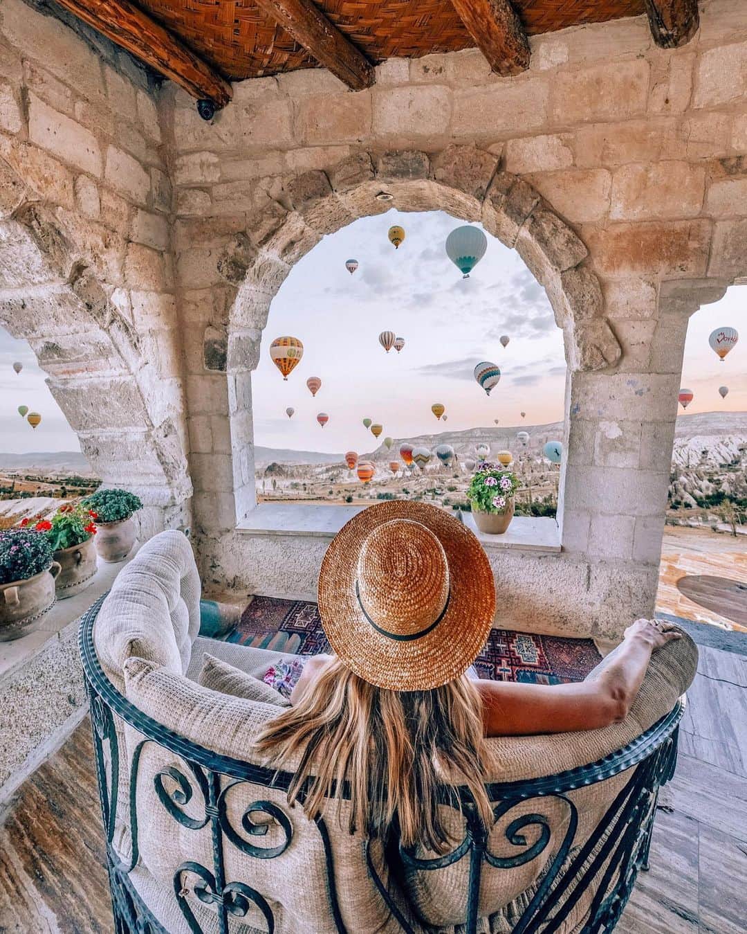 のインスタグラム：「Best seat in the house 🎈 #cappadocia」