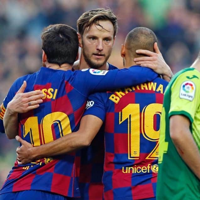 イヴァン・ラキティッチのインスタグラム：「Gran partido.🙌⚽️👍 +3️⃣」