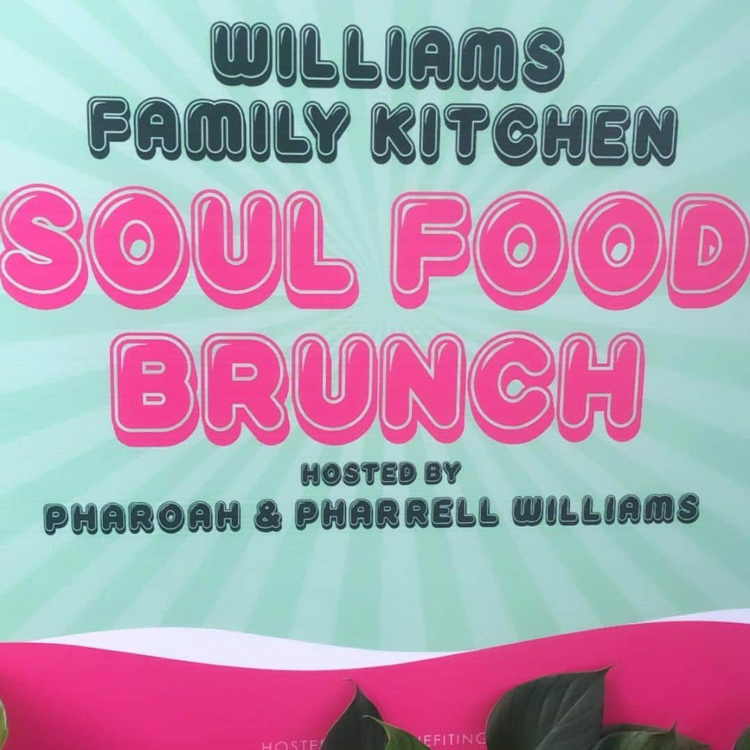 DJキャレドさんのインスタグラム写真 - (DJキャレドInstagram)「Thank you @pharrell for a amazing soul food brunch your father is amazing cook the most amazing soul food ! Wow it was amazing ! Bless up @davegrutman @swanmiami @foodgod  SWIPE TO FEEL THE ENRGY !」2月23日 3時52分 - djkhaled