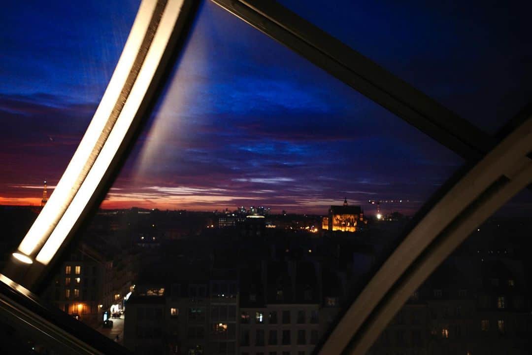 イェソンさんのインスタグラム写真 - (イェソンInstagram)「A night view of Paris 🌃」2月23日 5時03分 - yesung1106