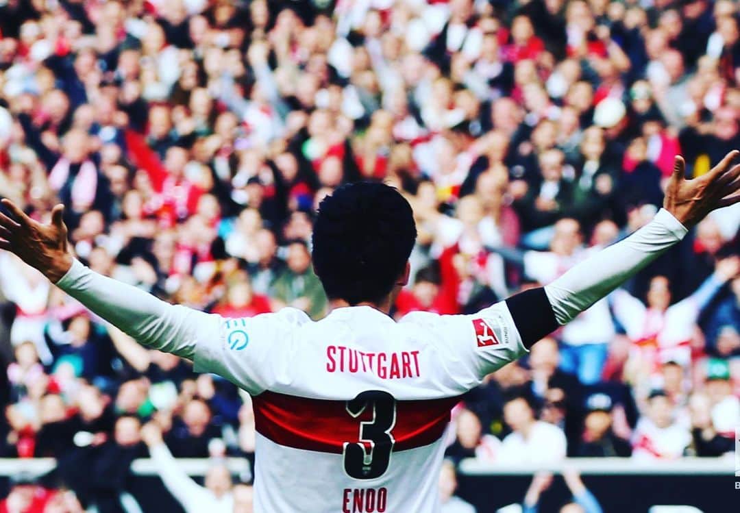 遠藤航のインスタグラム：「3️⃣points 3️⃣-game winning streak  #3 #wataruendo #vfb . . . #stuttgart  #germany🇩🇪 . #match  #matchday  #football #⚽️ #mercedesbenzarena  #遠藤航」