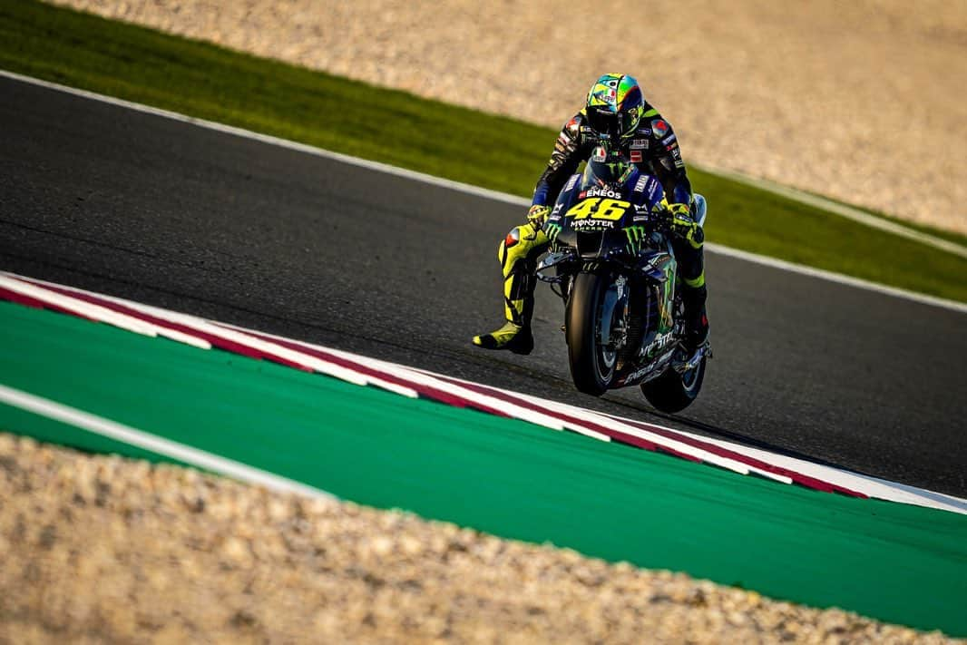 バレンティーノ・ロッシさんのインスタグラム写真 - (バレンティーノ・ロッシInstagram)「Losail circuit,Qatar MotoGp test,day1 📸 @falex79 @gigisoldano」2月23日 7時10分 - valeyellow46