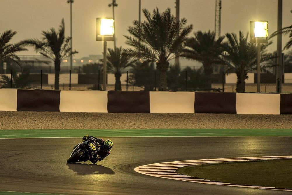 バレンティーノ・ロッシさんのインスタグラム写真 - (バレンティーノ・ロッシInstagram)「Losail circuit,Qatar MotoGp test,day1 📸 @falex79 @gigisoldano」2月23日 7時10分 - valeyellow46