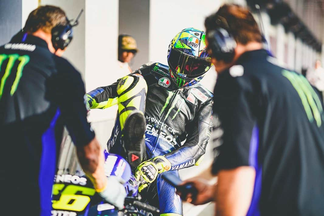 バレンティーノ・ロッシさんのインスタグラム写真 - (バレンティーノ・ロッシInstagram)「Losail circuit,Qatar MotoGp test,day1 📸 @falex79 @gigisoldano」2月23日 7時10分 - valeyellow46