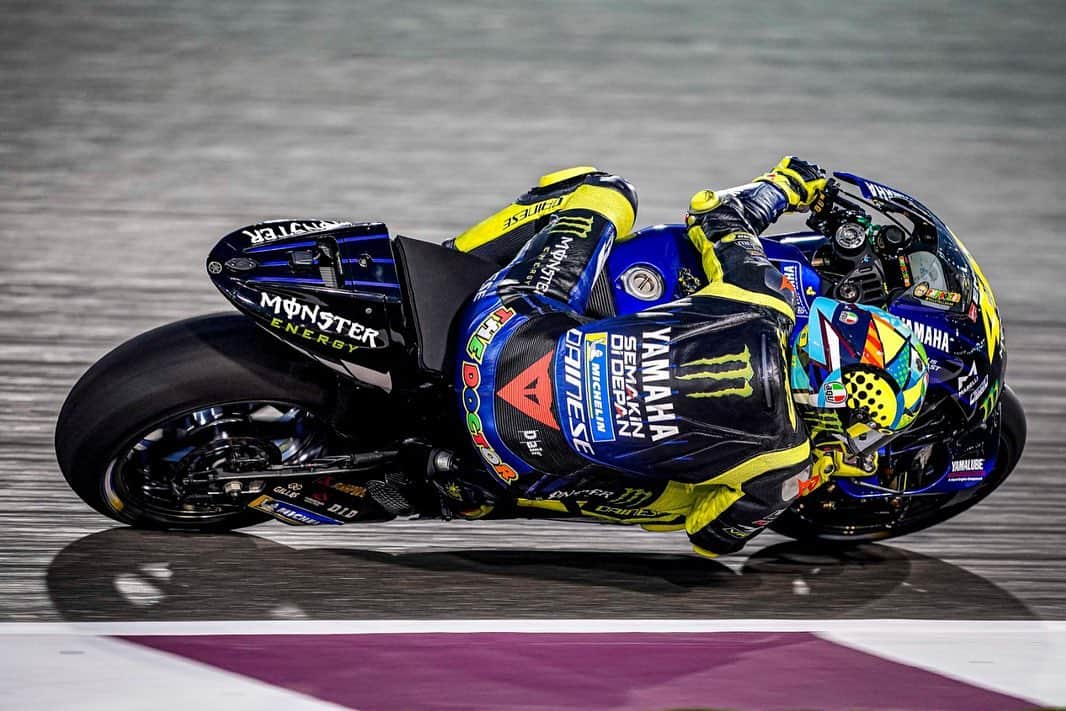 バレンティーノ・ロッシさんのインスタグラム写真 - (バレンティーノ・ロッシInstagram)「Losail circuit,Qatar MotoGp test,day1 📸 @gigisoldano @falex79」2月23日 7時13分 - valeyellow46