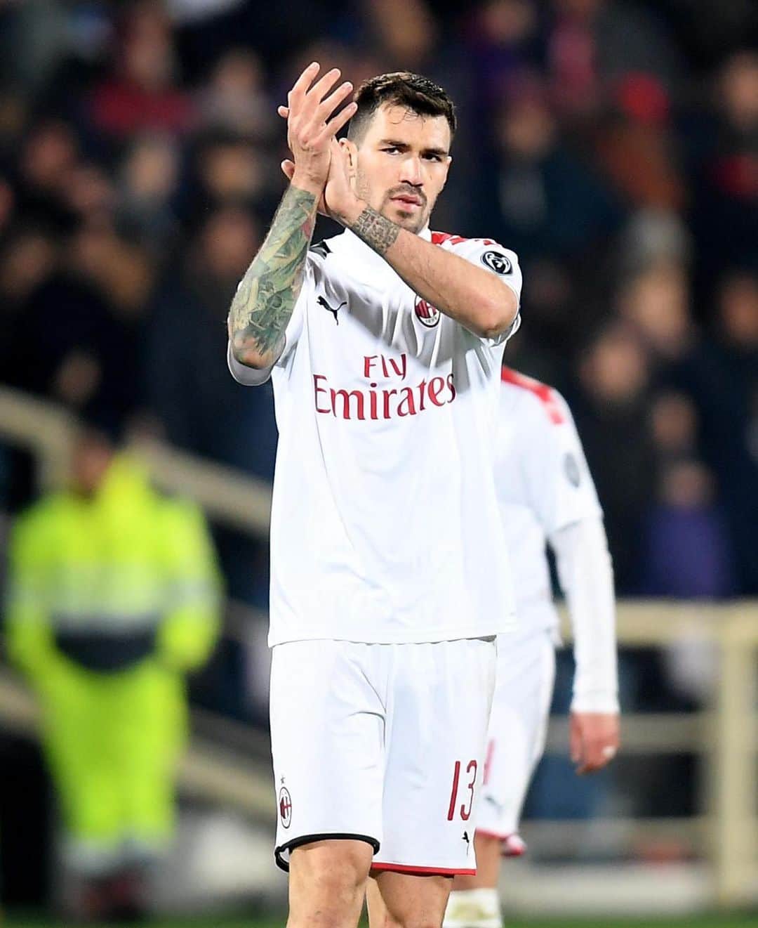 アレッシオ・ロマニョーリのインスタグラム：「Rimane l’amaro in bocca per una partita giocata bene, ma da poter gestire meglio. 🔴⚫️ #FiorentinaMilan @acmilan @seriea」