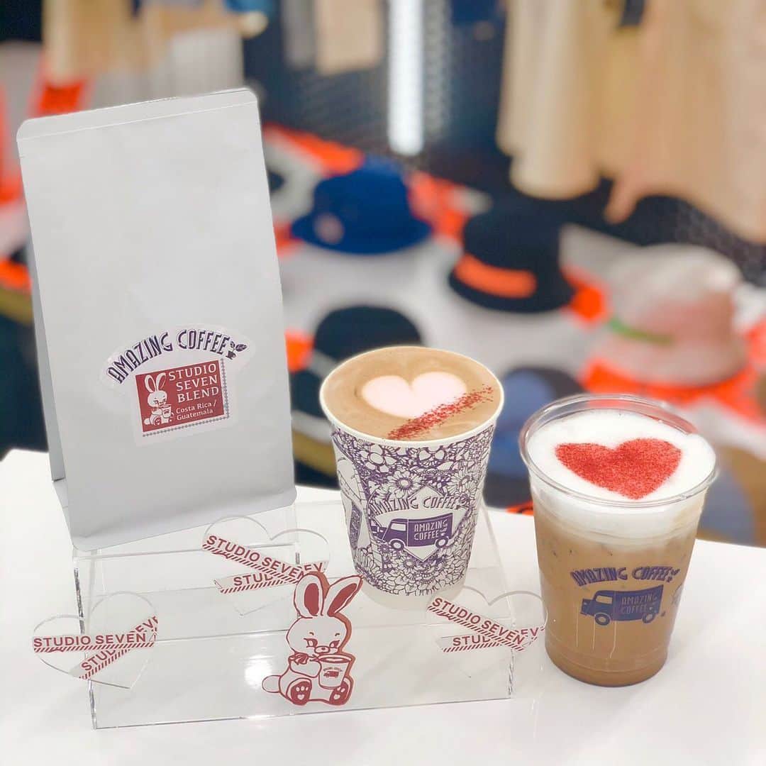 AMAZING COFFEEさんのインスタグラム写真 - (AMAZING COFFEEInstagram)「. 🐰STUDIO SEVEN × AMAZING COFFEE TOKYO SHIBUYA❣️ . コラボ商品をお楽しみ頂けるのは、2/28(金)まで💨💨 . ぜひ、STUDIO SEVENのPOPUPと一緒にお楽しみください⤴︎🧥🧢✨ . #AMAZINGCOFFEE #TOKYOSHIBUYA #AMeCO #アメコ #coffee #apparel #🐰 #❤️ @seven.official @vertical_garage @parco_shibuya_official」2月23日 8時00分 - amazing_coffee_official