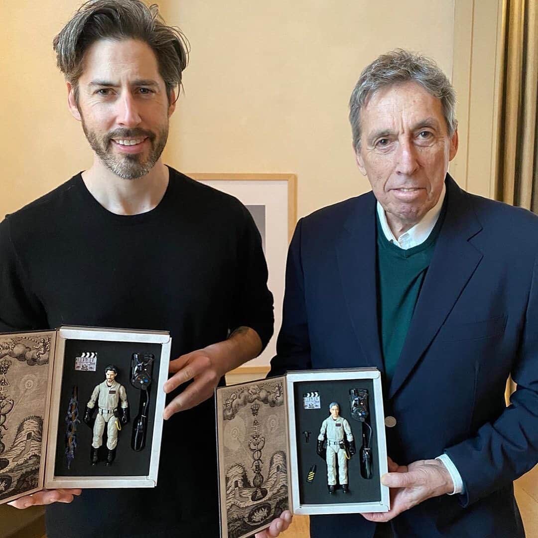 Hasbroさんのインスタグラム写真 - (HasbroInstagram)「#Repost @jasonreitman: Thank you @hasbro!! This is absolutely insane! I spent a lifetime nervous to pick up the proton pack and here I am... a Ghostbuster! Also, I appreciate the time you took to get my hair right. #ghostbusters #HasbroToyFair」2月23日 8時01分 - hasbro