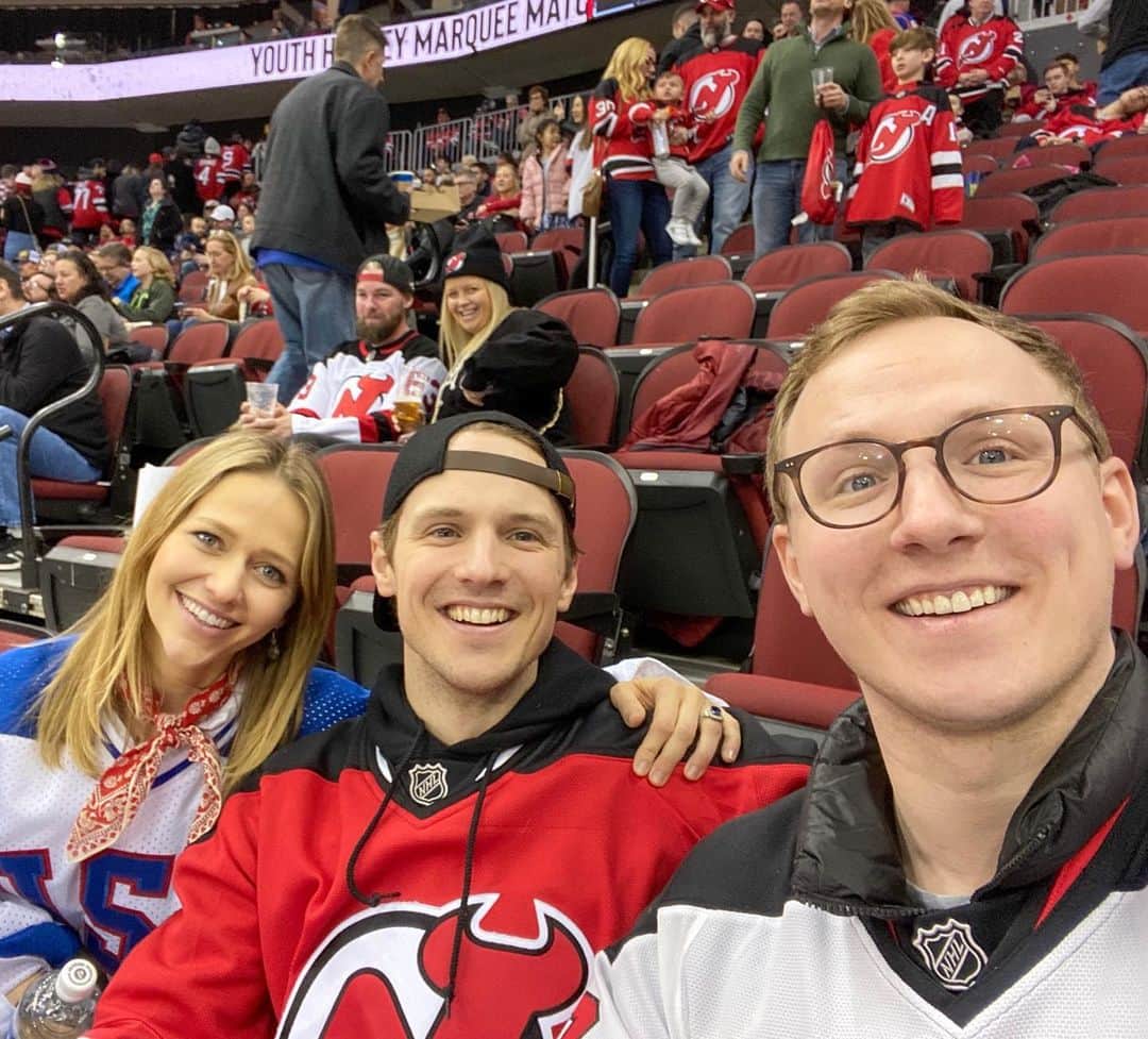 ジョアンナ・ブラッディのインスタグラム：「Thanks @lexaverz7 and Kevin for another GREAT DAY! #njdevilshockey」