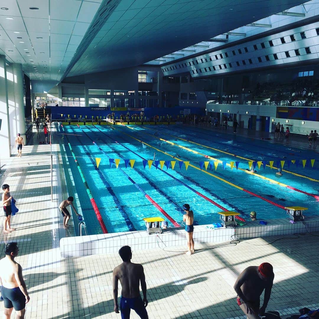 竹内朋康のインスタグラム：「念願だった水泳大会 遂に参加します！  個人メドレー200m 背泳ぎ50m バタフライ50m の3種目。  早朝ウォーミングアップ完了✌️」