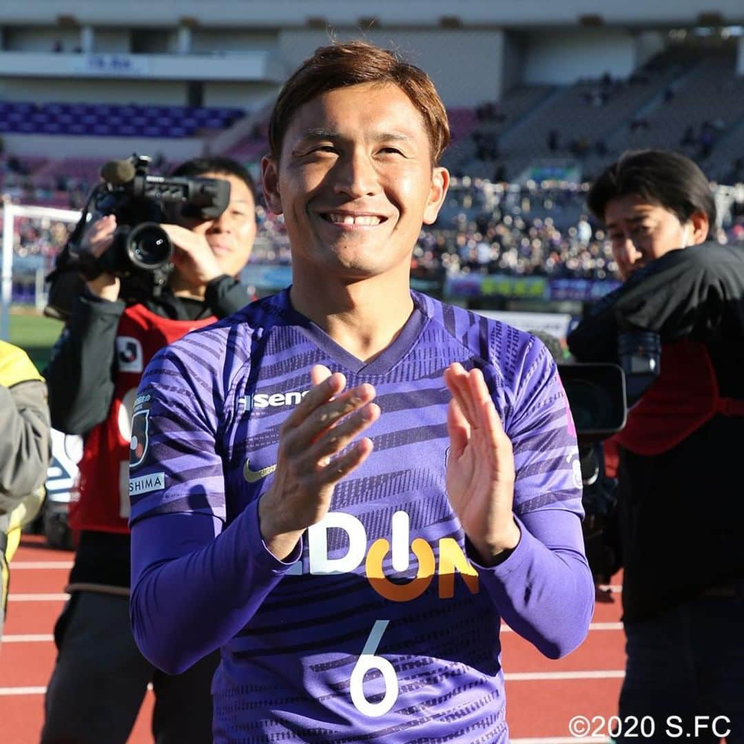 サンフレッチェ広島さんのインスタグラム写真 - (サンフレッチェ広島Instagram)「. ⚽明治安田生命J1リーグ第1節　試合結果⚽ サンフレッチェ広島　3-0　鹿島アントラーズ 前半：2-0 後半：1-0 【得点者】ドウグラス・ヴィエイラ、レアンドロ・ペレイラ、森島司  ホーム開幕戦で快勝😄 たくさんのご声援、ありがとうございました‼️ #ドウグラスヴィエイラ 選手 #レアンドロペレイラ 選手 #森島司 選手 #城福浩 監督 #青山敏弘 選手 #sanfrecce #積攻」2月23日 18時07分 - sanfrecce.official