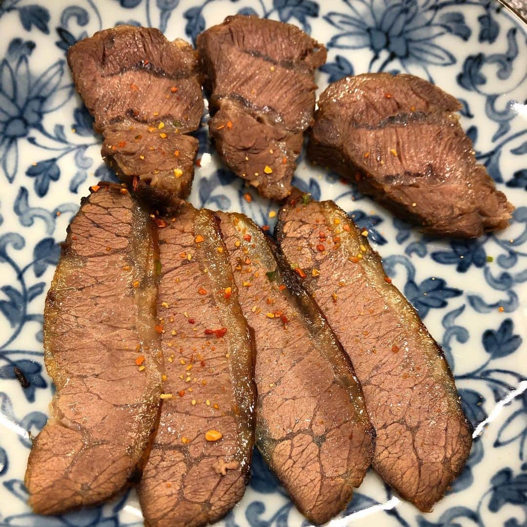 gram住道オペラパーク店さんのインスタグラム写真 - (gram住道オペラパーク店Instagram)「馬肉料理の専門店に行ってきた。 まあまあ高いけど、 何食べても臭みは一切なく めちゃくちゃ美味い。 最初につき出しででてきた、 さいぼしが一番うまかった！ やまろぐ3.75  #馬肉#馬肉専門店#ホース #馬肉料理ホース#馬肉料理#やまろぐ」2月23日 18時18分 - yamarogu_official