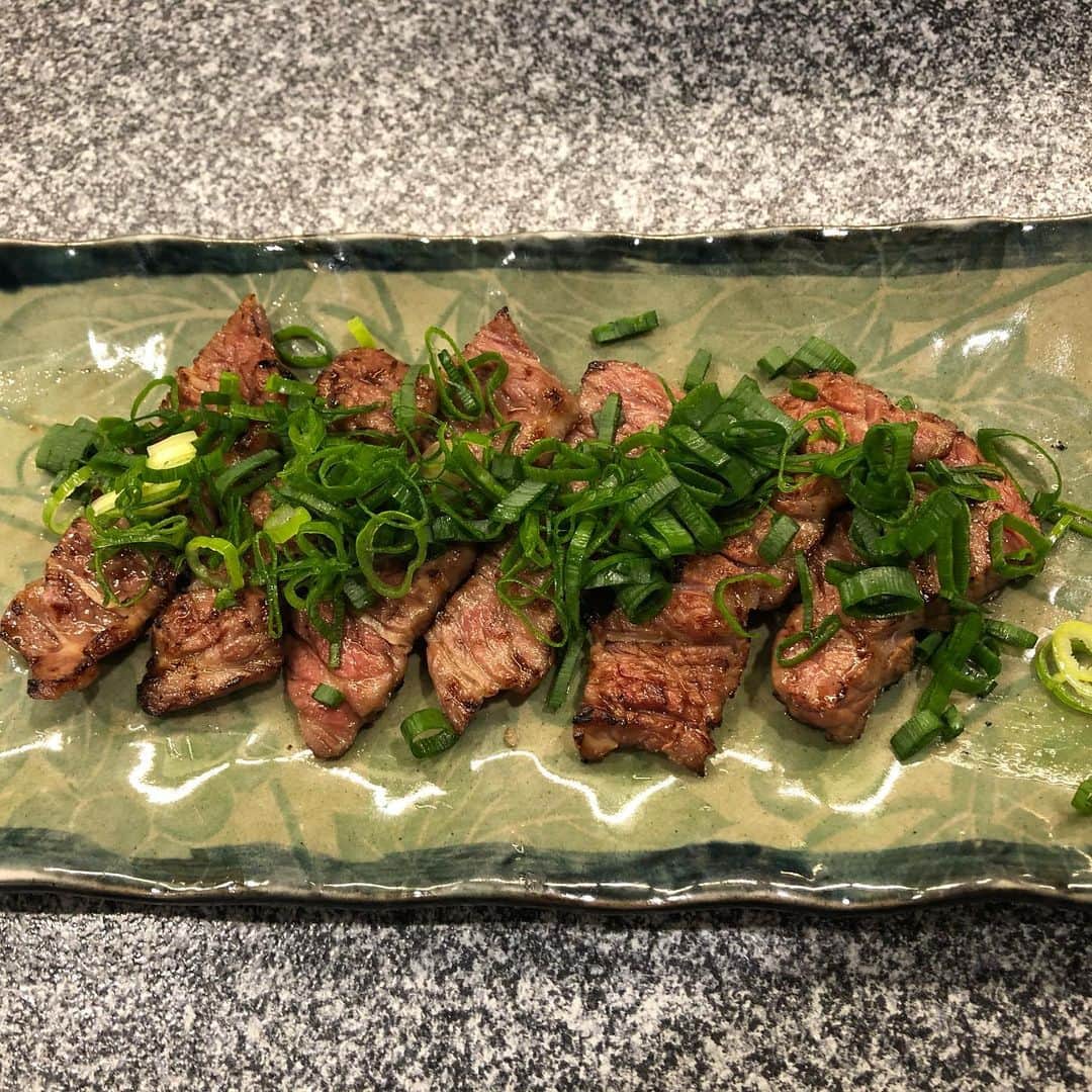 gram住道オペラパーク店さんのインスタグラム写真 - (gram住道オペラパーク店Instagram)「馬肉料理の専門店に行ってきた。 まあまあ高いけど、 何食べても臭みは一切なく めちゃくちゃ美味い。 最初につき出しででてきた、 さいぼしが一番うまかった！ やまろぐ3.75  #馬肉#馬肉専門店#ホース #馬肉料理ホース#馬肉料理#やまろぐ」2月23日 18時18分 - yamarogu_official