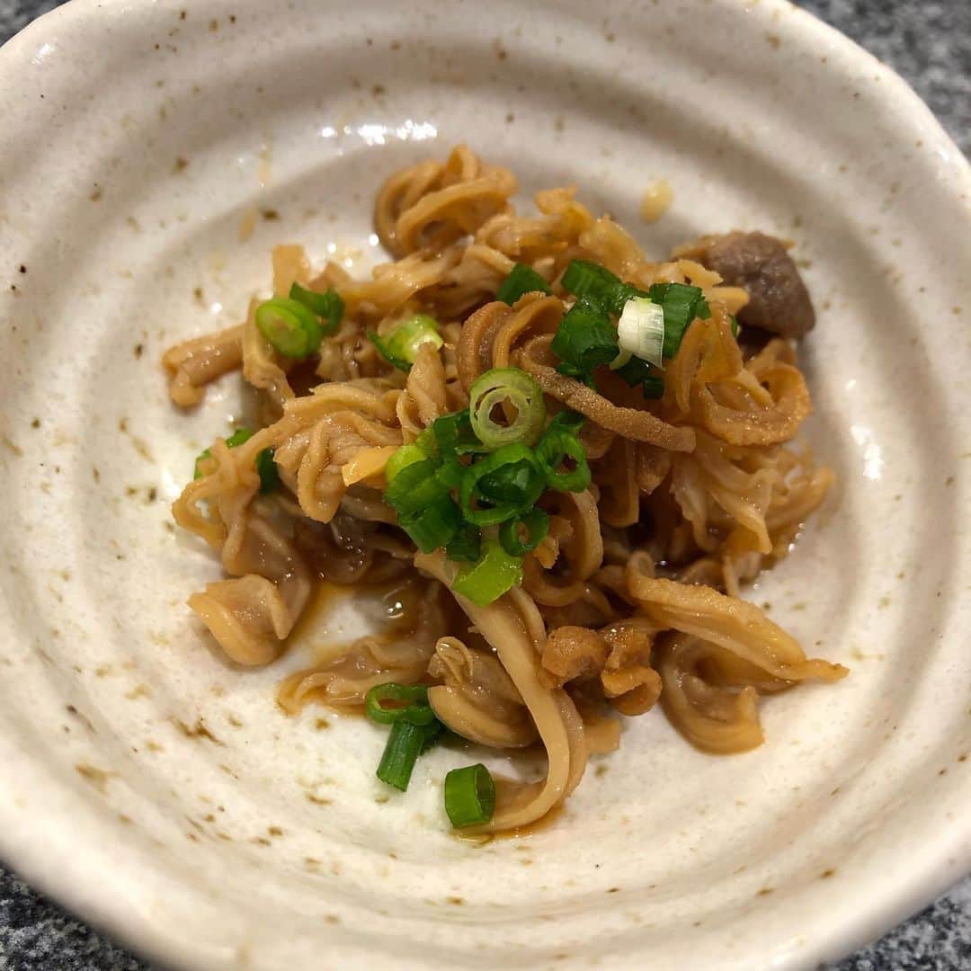 gram住道オペラパーク店さんのインスタグラム写真 - (gram住道オペラパーク店Instagram)「馬肉料理の専門店に行ってきた。 まあまあ高いけど、 何食べても臭みは一切なく めちゃくちゃ美味い。 最初につき出しででてきた、 さいぼしが一番うまかった！ やまろぐ3.75  #馬肉#馬肉専門店#ホース #馬肉料理ホース#馬肉料理#やまろぐ」2月23日 18時18分 - yamarogu_official