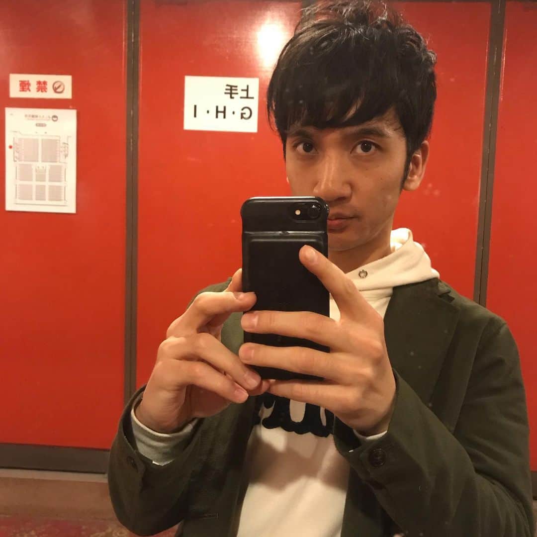 よしもと祇園花月さんのインスタグラム写真 - (よしもと祇園花月Instagram)「#桜井雅斗 #selfie #mirrorselfie #吉本新喜劇 #よしもと祇園花月 #gion #kyoto #桜井スナップ #sakuraisnap」2月23日 18時28分 - gionkagetsu