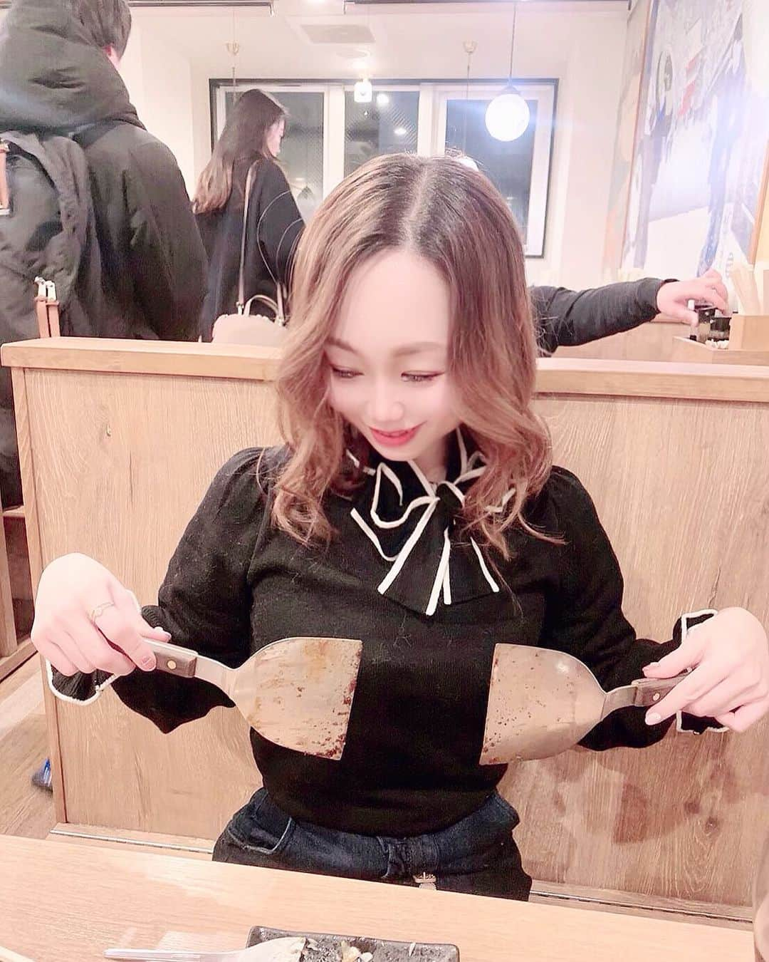 千咲まりさんのインスタグラム写真 - (千咲まりInstagram)「. 載せ忘れ🙊❣️ 彼女ともんじゃ焼きなうに使っても良いよ。笑 #もんじゃ焼き #お好み焼き  #浅草 ﾟ＊.｡.＊ﾟ＊.｡.＊ﾟ＊.｡.＊ﾟ＊.｡.＊ﾟ #天然ましゅまろgカップ #はなまる撮影会　 #千咲まり  #被写体 #被写体募集 #自画撮り  #カメラマン募集  #撮影会モデル  #大食い #グラビアアイドル #グラビアタレント #インフルエンサー #事務所探し中 #コメントは全て返信します  #1mmでもいいなと思ったらいいね #フォローミー  #お仕事のご依頼お待ちしております  #コメントは全て返信します #いいね返し #like4like」2月23日 18時40分 - marilyn_ooguikoakuma