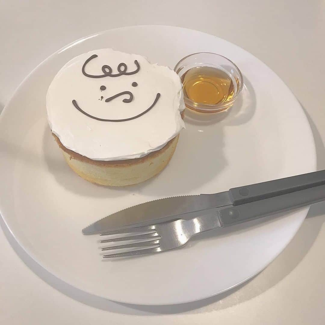 SUCLEさんのインスタグラム写真 - (SUCLEInstagram)「#specialcafe  お洒落すぎるお絵かきパンケーキ♡ 人気セレクトショップの 姉妹店のカフェはおしゃれすぎと 話題なんです🥰🧁 ぜひチェックしてみて下さいね！ 〒672-8063  兵庫県姫路市 飾磨区須加２３０−２  photo by @mizukinoko0615  @sucle_ では紹介する写真を募集中👧🏻﻿﻿ ﻿﻿﻿﻿ ﻿﻿﻿﻿﻿﻿﻿﻿﻿﻿﻿﻿ タグ付けやハッシュタグをつけてくれた投稿からもピックアップした写真をリポストしています！﻿﻿﻿﻿﻿﻿﻿﻿﻿﻿﻿﻿﻿ #sucle をつける か このアカウントをタグ付けして投稿してね📸  #姫路カフェ #姫路ランチ #スペシャルカフェ #スヌーピー #チャーリーブラウン #スヌ活 #カフェ #人気 #話題 #インスタ映え #インスタスポット #フォトジェニック #photo #lunch #カフェ巡り #カフェ巡り大好きな人と繋がりたい #おいしい  #パンケーキ #厚焼きパンケーキ #お絵かきパンケーキ #お洒落カフェ #おしゃカフェ #ホイップクリーム #姫路市 #兵庫カフェ #兵庫ランチ #兵庫カフェ巡り #姫路カフェ巡り」2月23日 19時00分 - sucle_