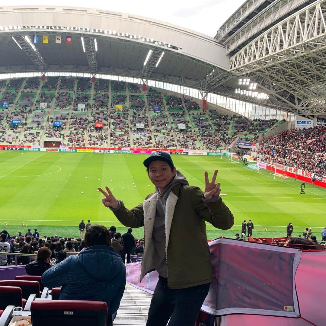 渡部建のインスタグラム：「からのJリーグ開幕戦！ヴィッセル神戸VS横浜FC #イニエスタ #中村俊輔 #贅沢なハシゴ観戦」